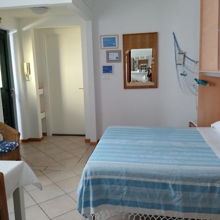 Bed and Breakfast Goccia Azzurra Silvi Marina Esterno foto