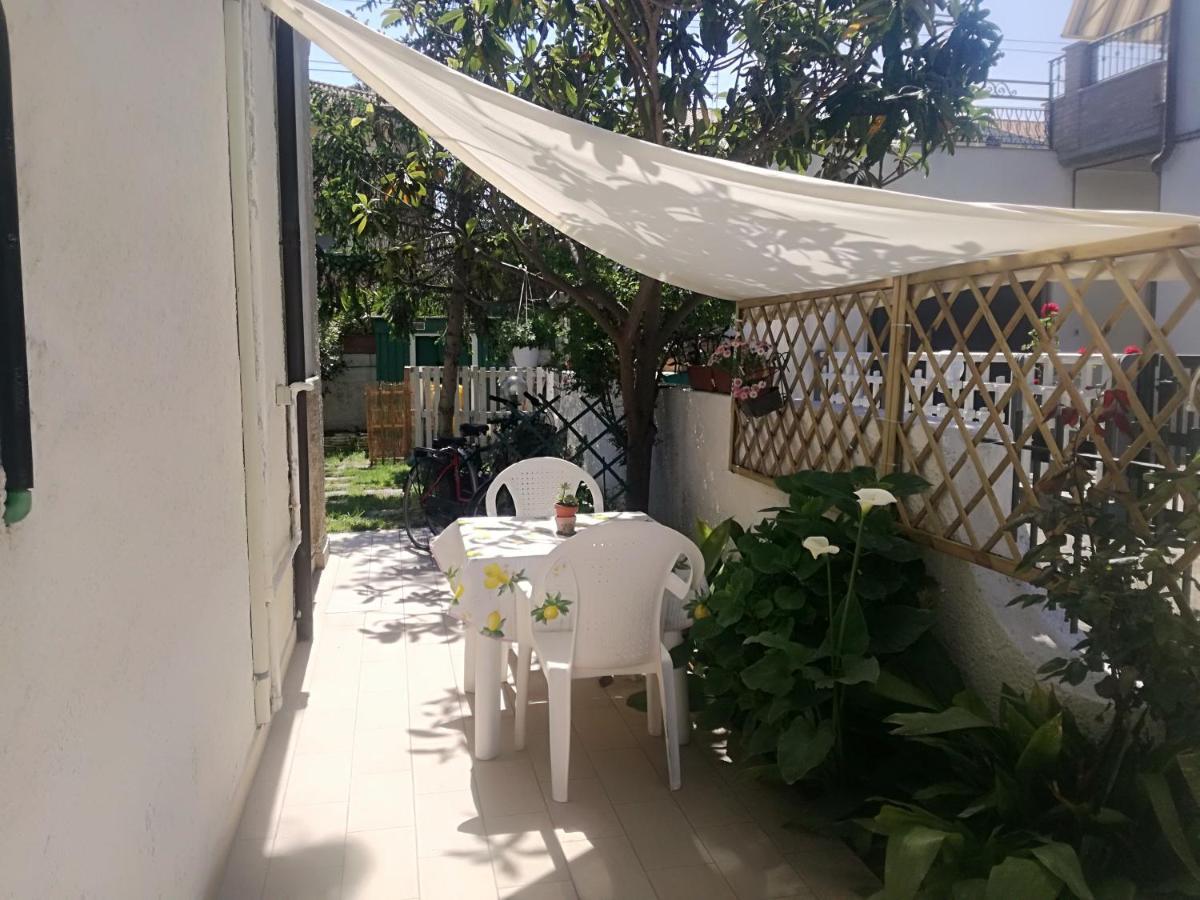 Bed and Breakfast Goccia Azzurra Silvi Marina Esterno foto